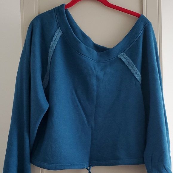 Lovers + Friends Off The Shoulder Boxy Sweatshirt - Picture 2 of 4